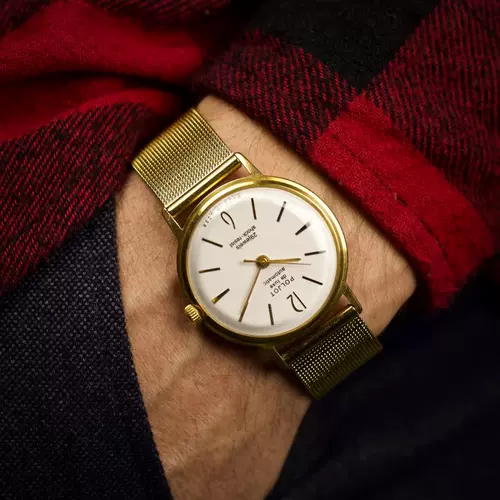 Украина приобретает элегантную ◇ Древняя ретро -советская пилотная машина 1960 -х годов