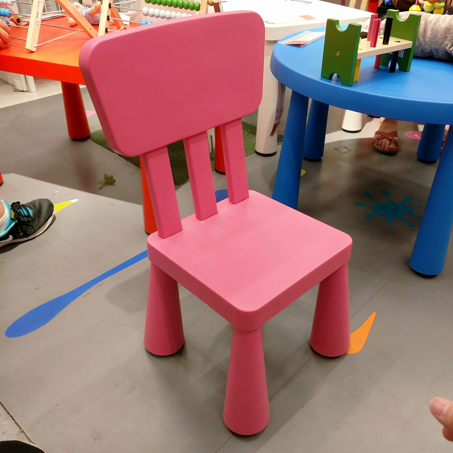 Икеа детская мебель столы и стулья для малышей маммут