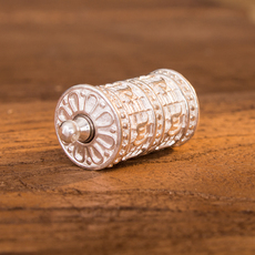 Молитвенный барабан 足银999尼泊尔双层六字真言吊坠转经筒嘎乌盒项链