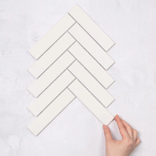 Сетка красная рыба костяная костяная мозаичная плитка туалетная ванная балкона настенная плитка маленькие кусочки современной простоты черно -белая серая