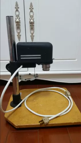 Уронить!В 1960 -х годах 16 -миллиметровая микроам -камеры, поддерживающая профессиональная черно -белая темная машина для усиления комнаты