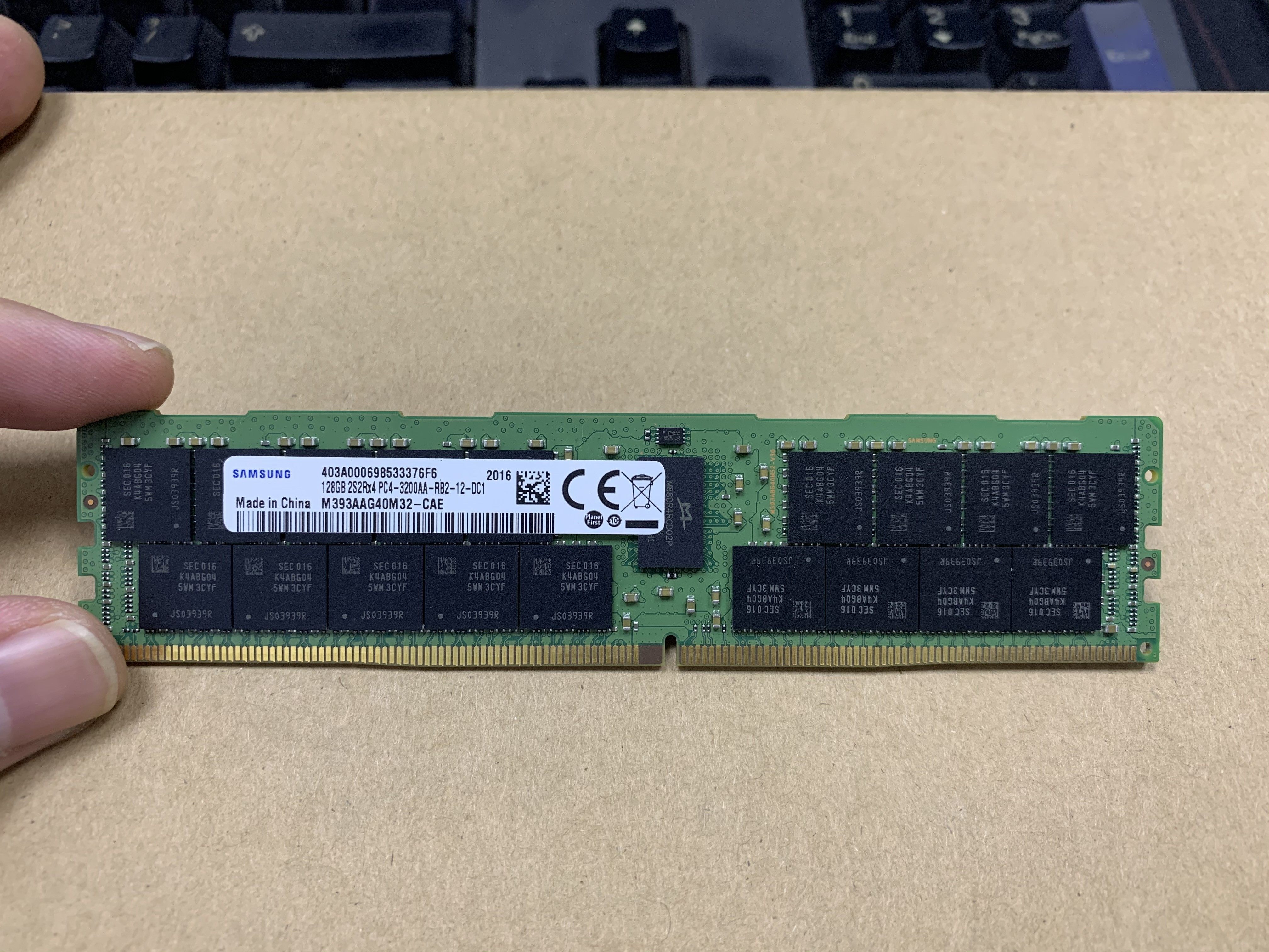  128G DDR4 2S2Rx4 3200Mhz ECC REG RDIMM M393AAG40M32 CAE 