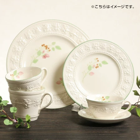 Spot WedgwoodFestivity Raspberry Relief Series Date Disc Discudits 20/27 Gift Box 20/27