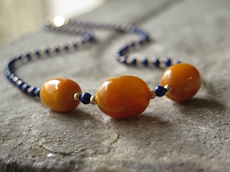 Украшения на шею 老蜜蜡桶珠~青金石圆珠项链~老蜜蜡净重6克