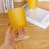 Матовый оранжевый глянцевый бокал со стаканом, украшение, чашка