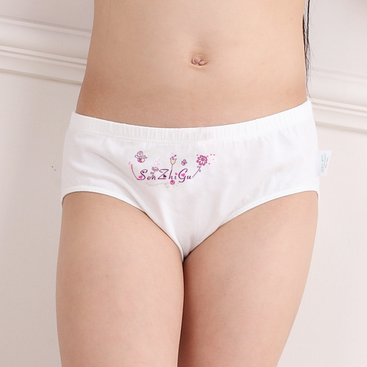 Little panties. Хлопковые трусы для девочек. Детское нижнее белье крупным. Бежевые трусики для девочек. Японские детские трусы на девочке.