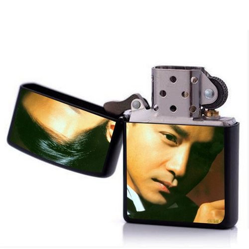 БЕСПЛАТНАЯ ДОСТАВКА, чтобы ознаменовать его брата Лесли Чеунг Встреча