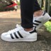 Adidas clover nam và nữ cổ điển vỏ sò giày thông thường 2019 xuân C77124 EE9151 giày thể dục Dép / giày thường