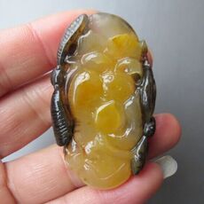 Украшения на шею 36克厂家直销天然水草黄龙玉挂件玉石花朵吊坠花开富贵玉坠项坠