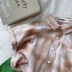 Florakids2020 Quần áo trẻ em Hàn Quốc trẻ em trai và gái áo sơ mi kẻ sọc rộng rãi giản dị áo sơ mi thoáng khí hàng đầu - Áo sơ mi