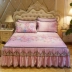 Giường che giường váy loại trượt mảnh duy nhất ren cạnh có thể giặt băng lụa mat ba bộ dày chần 1.8 m giường
