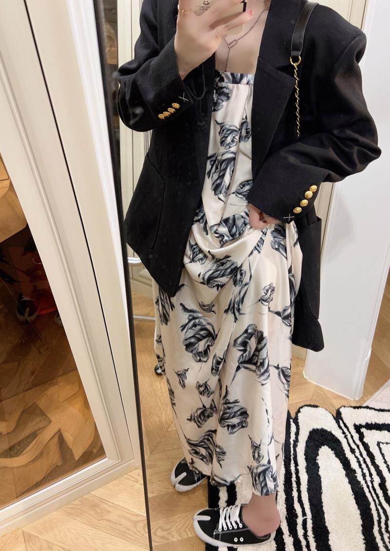 chic French retro high-end halter dress, summer ink-wash print, beach vacation, seaside photo long dress for women Application Scenario