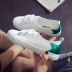 Giày trắng nữ thoáng khí Velcro 2017 mùa hè phiên bản mới của Hàn Quốc hoang dã miệng thấp để giúp giày lười đế bằng thông thường giày bốt nữ Giày cắt thấp