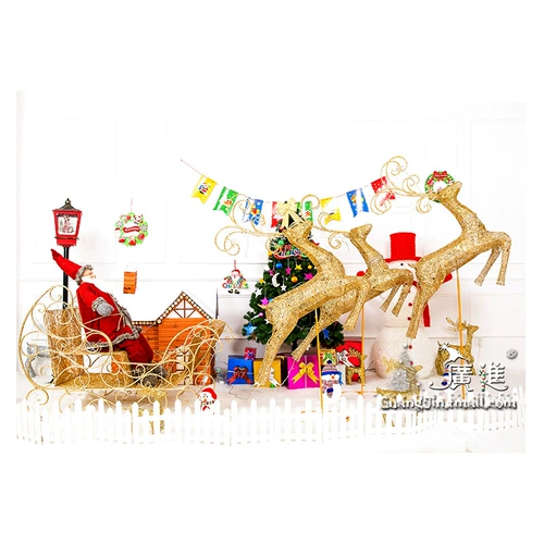 Светящиеся крупные рождественские летающие оленя рая сцены сцены макет рождественская елка качание