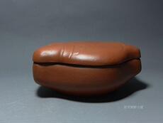 Супница 宜兴紫砂一厂80年代早期老库存杂件/内清水泥外粉浆扁鱼醒茶闷罐