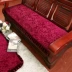 Đỏ gỗ rắn sofa đệm mùa hè bằng gỗ kết hợp đệm liên bang băng ghế dự bị ghế ba chỗ ngồi đệm non-slip bốn mùa phổ