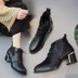 17 châu Âu và Mỹ mới với Martin khởi động khởi động của phụ nữ khởi động ngắn Anh ngắn da giày cao gót với phụ nữ Hàn Quốc giày giày boot độn Giày ống