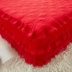 Bông ren bông đệm giường bìa cộng với bông màu rắn giường váy mảnh duy nhất giường bìa đỏ nệm trượt bảo vệ bao gồm