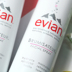 Nước khoáng thiên nhiên Evian Evian Pháp Xịt khoáng dưỡng ẩm, làm dịu và làm dịu da toner 300ml xịt khoáng la roche posay xanh 