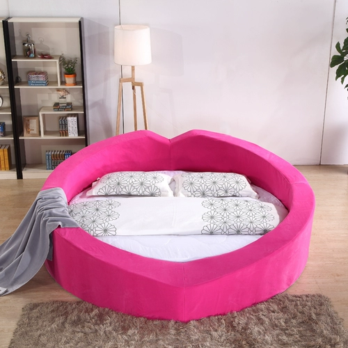 Классическая кровать с круглой кровать