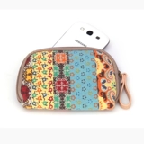 Ноутбук, блок питания, мышка, наушники, сумка для хранения, USB-флеш-накопитель, аксессуары