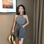 Dora Chaoren Hall Hồng Kông hương vị retro chic mặc sọc sling đáy áo + hoang dã strap shorts phù hợp với phụ nữ bộ đồ thu đông đẹp