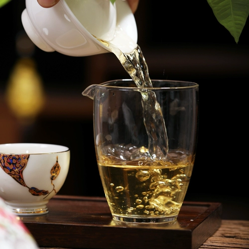 Фудин Байча, цветочный чай белый пион, весенний чай, красный чай, горный чай, чайный блин, 2018 года