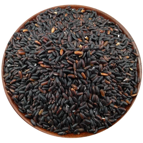 Северо -восточное семейство Синьлиан произвело черный клейкий рис.