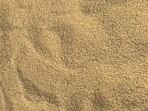 Самонопроизводимые чистые зерновые гранулы питайте курицу корм.