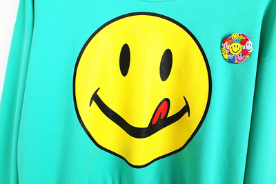 实拍68003smile笑脸印花宽松套头卫衣女短款学生闺蜜装2017新款