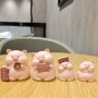 Lợn dễ thương trang trí máy tính để bàn chữa bệnh đồ vật nhỏ văn phòng sáng tạo trang trí phòng khách mở xe món quà phước lành