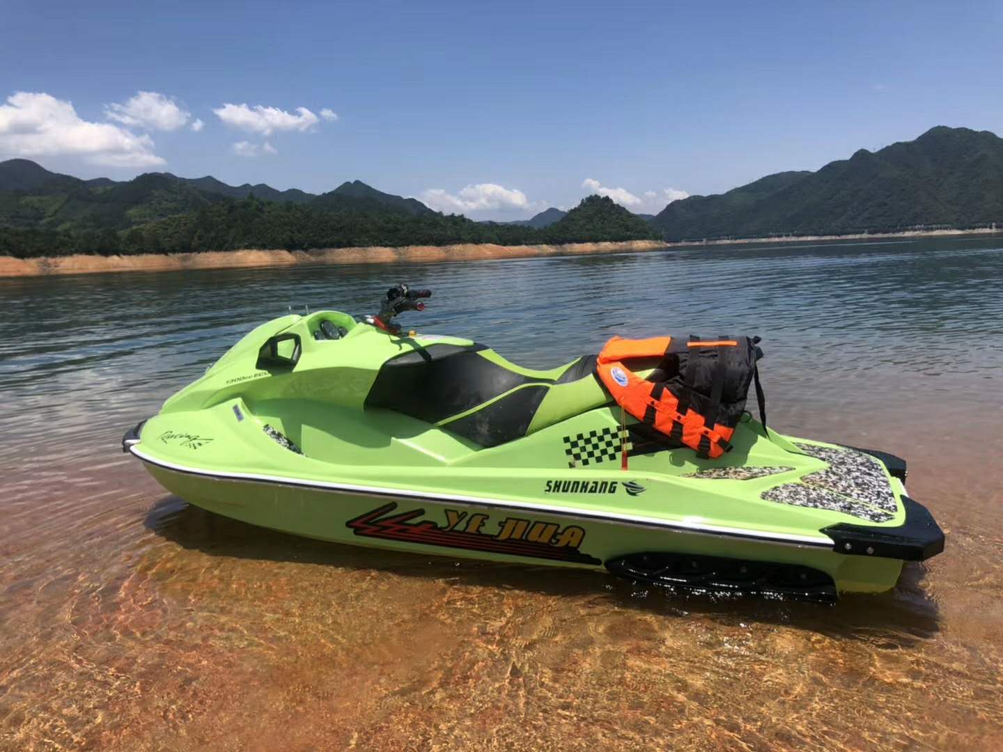 Sea Doo GTI буксировщик