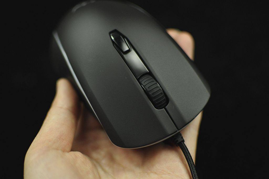 金士顿无声无息做出小手玩家专用游戏鼠标