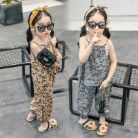 Quần áo trẻ em cao cấp hoàn toàn mới cho bé gái phù hợp với mùa hè Phiên bản Hàn Quốc của quần short treo hai mảnh trẻ em váy hoa đại dương - Khác thời trang be gái 10 tuổi