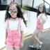 Quần áo bé gái màu hồng yếm mùa hè 2019 Quần áo trẻ em Hàn Quốc mới cho bé Quần short denim phương Tây - Quần jean Quần jean