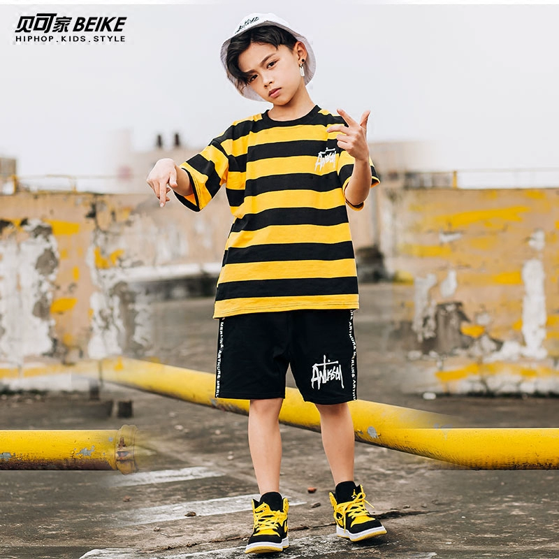 Quần áo trẻ em hiphop Hàn Quốc mùa hè lỏng lẻo tay ngắn hiệu suất hip-hop quần áo trẻ em hip-hop phù hợp với chàng trai thủy triều - Trang phục
