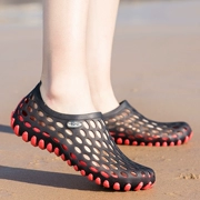 Mùa hè 2018 phiên bản Hàn Quốc của giày lỗ nam giày đi biển nam và nữ trôi bình thường